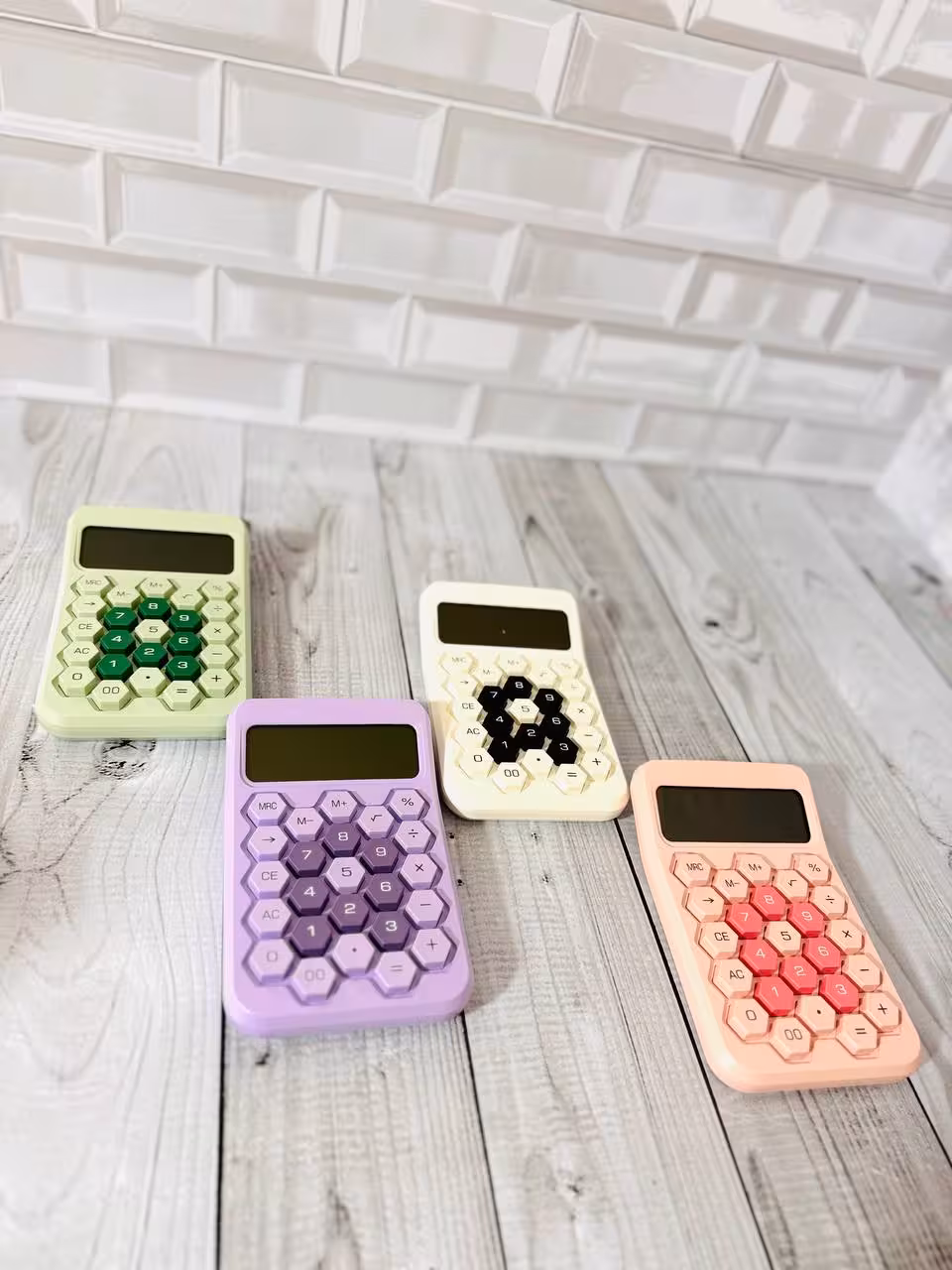 ماشین حساب پاستلی زنبوری