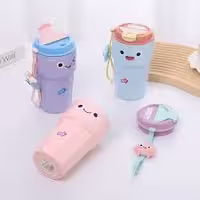 ماگ سفری مدل Happy با گنجایش 450 میلی‌لیتر و طرح عروسکی