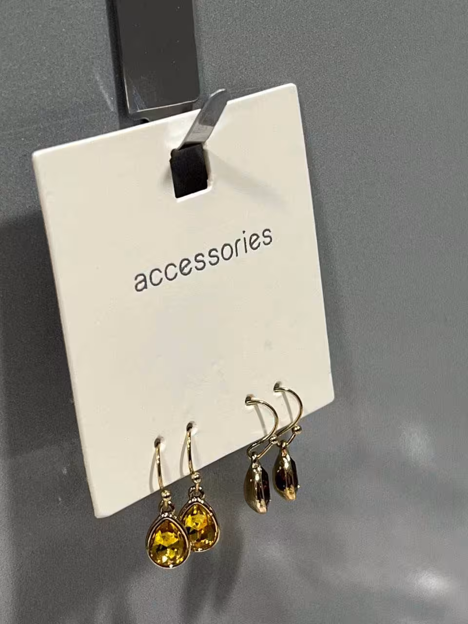ست گوشواره آویز اشکی برند Accessories