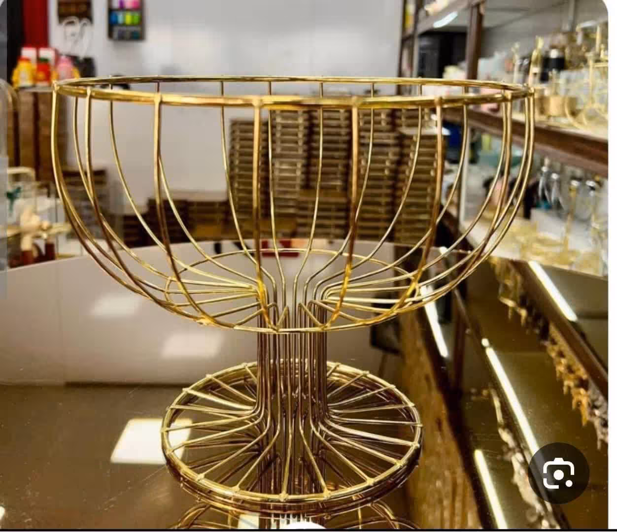 میوه دان پایه دار توپی طلایی