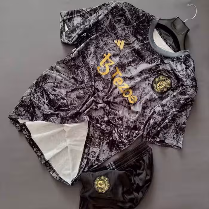 کیت بچگانه منچستریونایتد