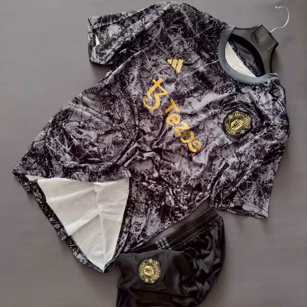 کیت بچگانه منچستریونایتد