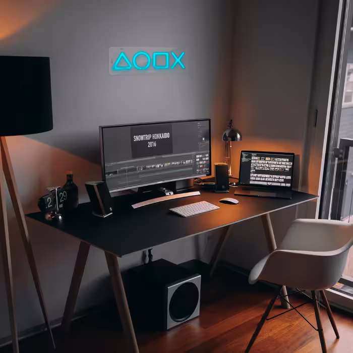 چراغ دیواری نئون دیزاین طرح Ps-Keys-GL_TBL