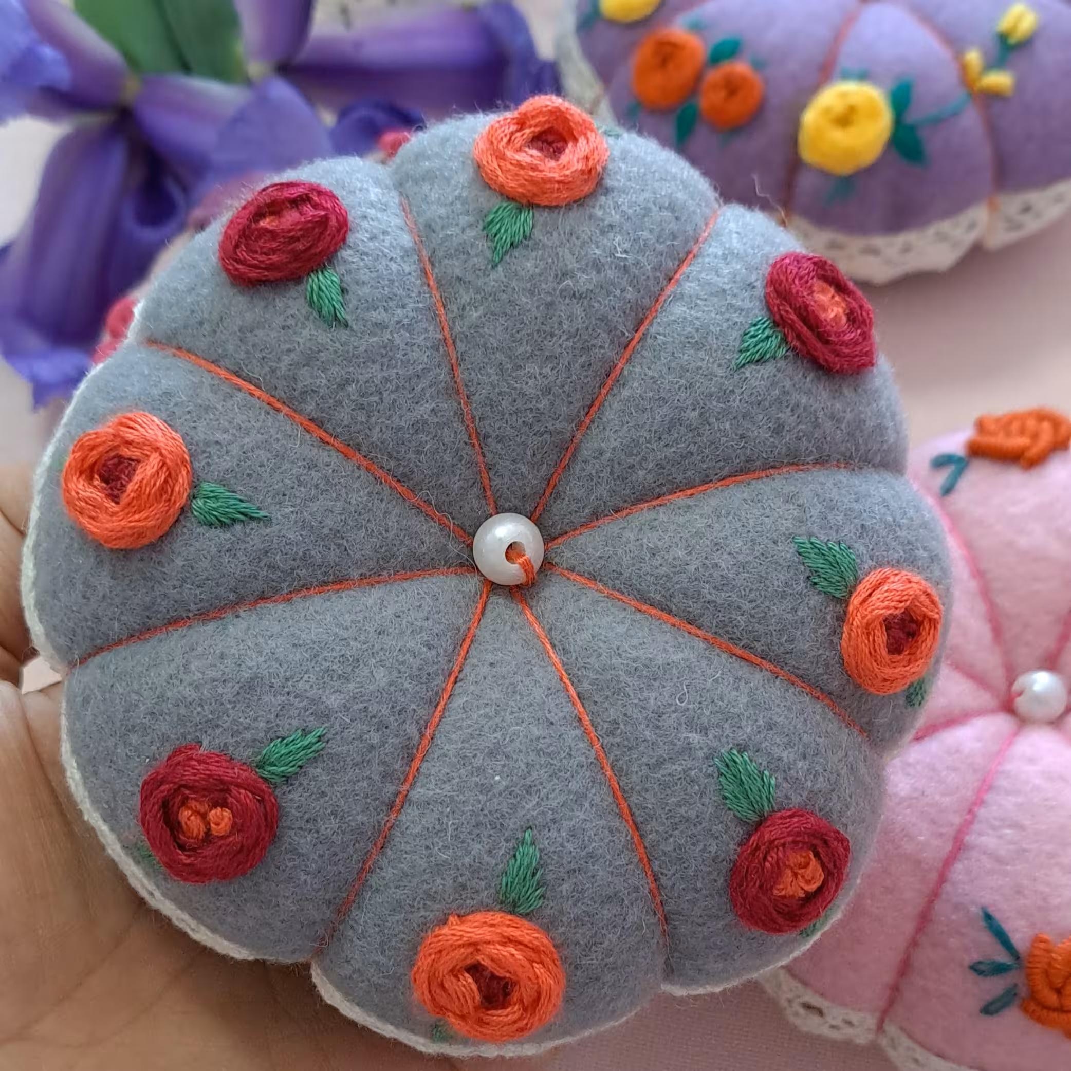 جاسوزنی گلدوزی شده با دست