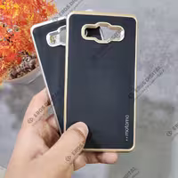 قاب گوشی Samsung Galaxy A7 دور طلایی دو تکه Motomo