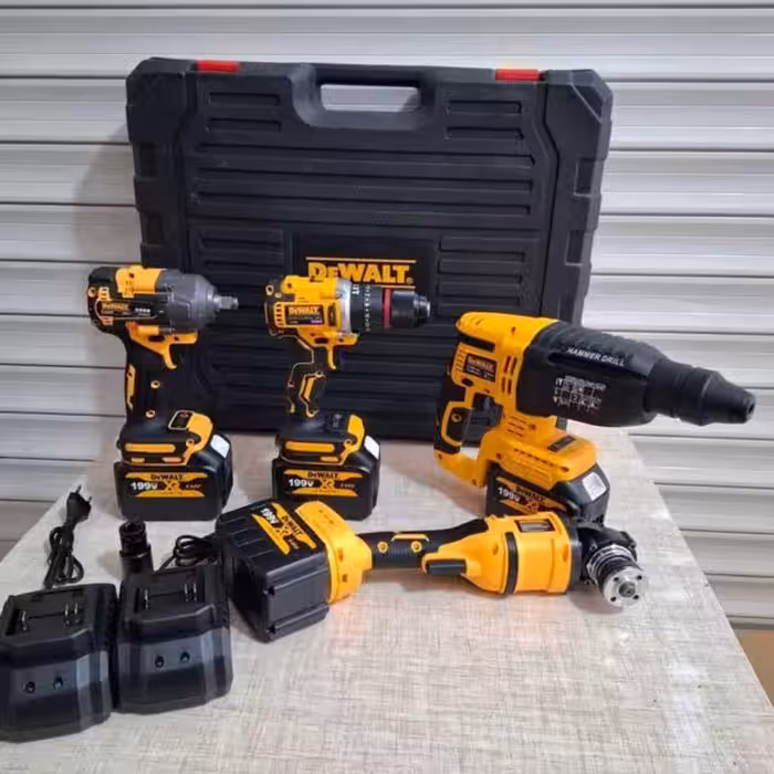 پک 4 قلوی شارژی با باتری های 15 سلولی دیوالت مدل 88V