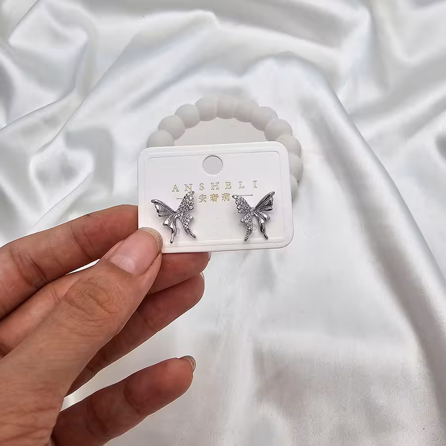 گوشواره ی پروانه ی لونا نگینی