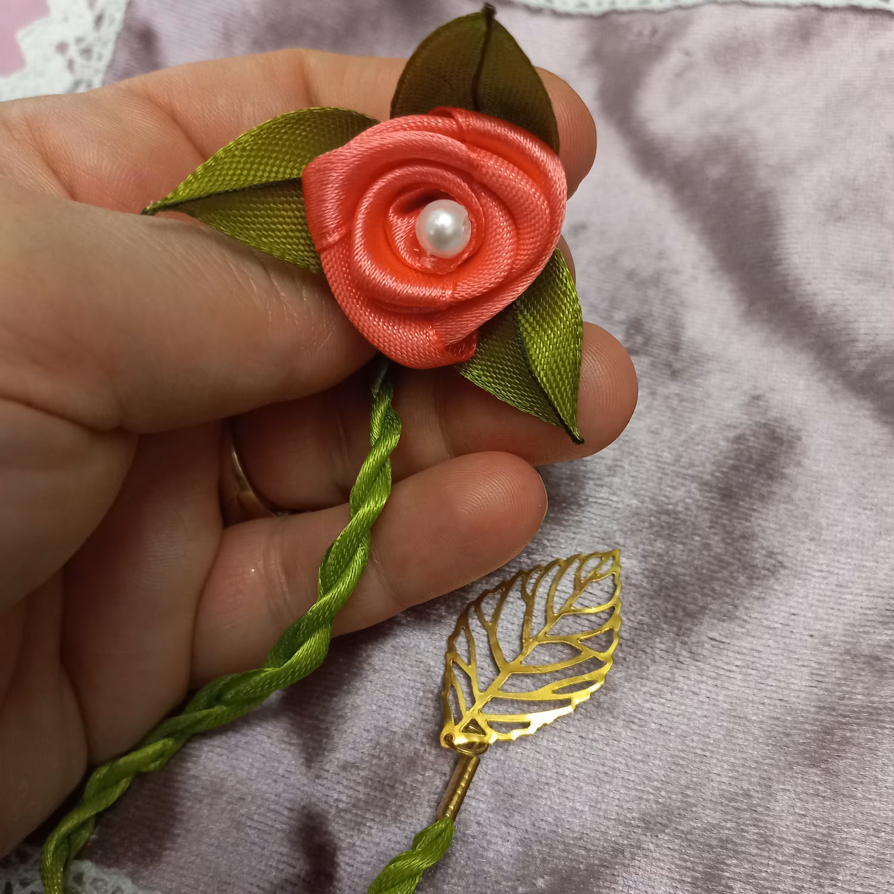 نشانگر کتاب و قرآن گل رز  ویژه همراه با برگ طلایی