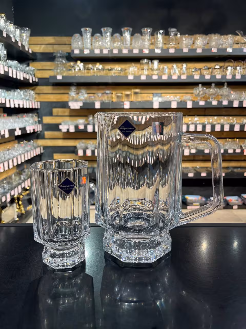 پارچ و لیوان آیکونیک