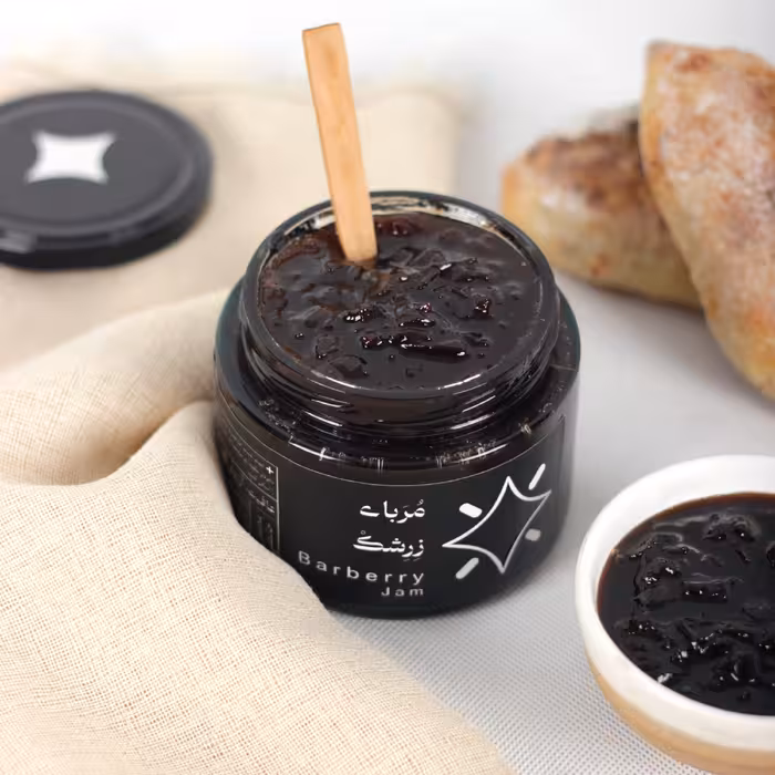 مربای زرشکِ تازه ،  ملس و خوشمزه ،  خانگی بدون افزودنی و نگهدارنده در بسته بندیِ 400  گرمی  