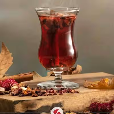 فنجان کمر باریک و پایه دار