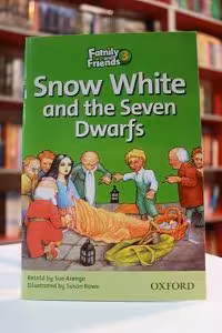 Family and Friends Readers 3 Snow White and the seven Dwarfs