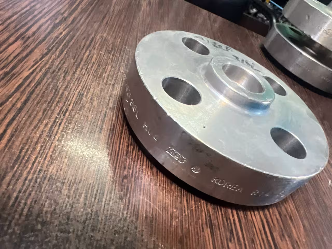 فلنج ساکت ولد استنلس استیل فورج RTJ  3/4  کلاس 1500 5.B16 جنس SA/A182 F316L فابریک