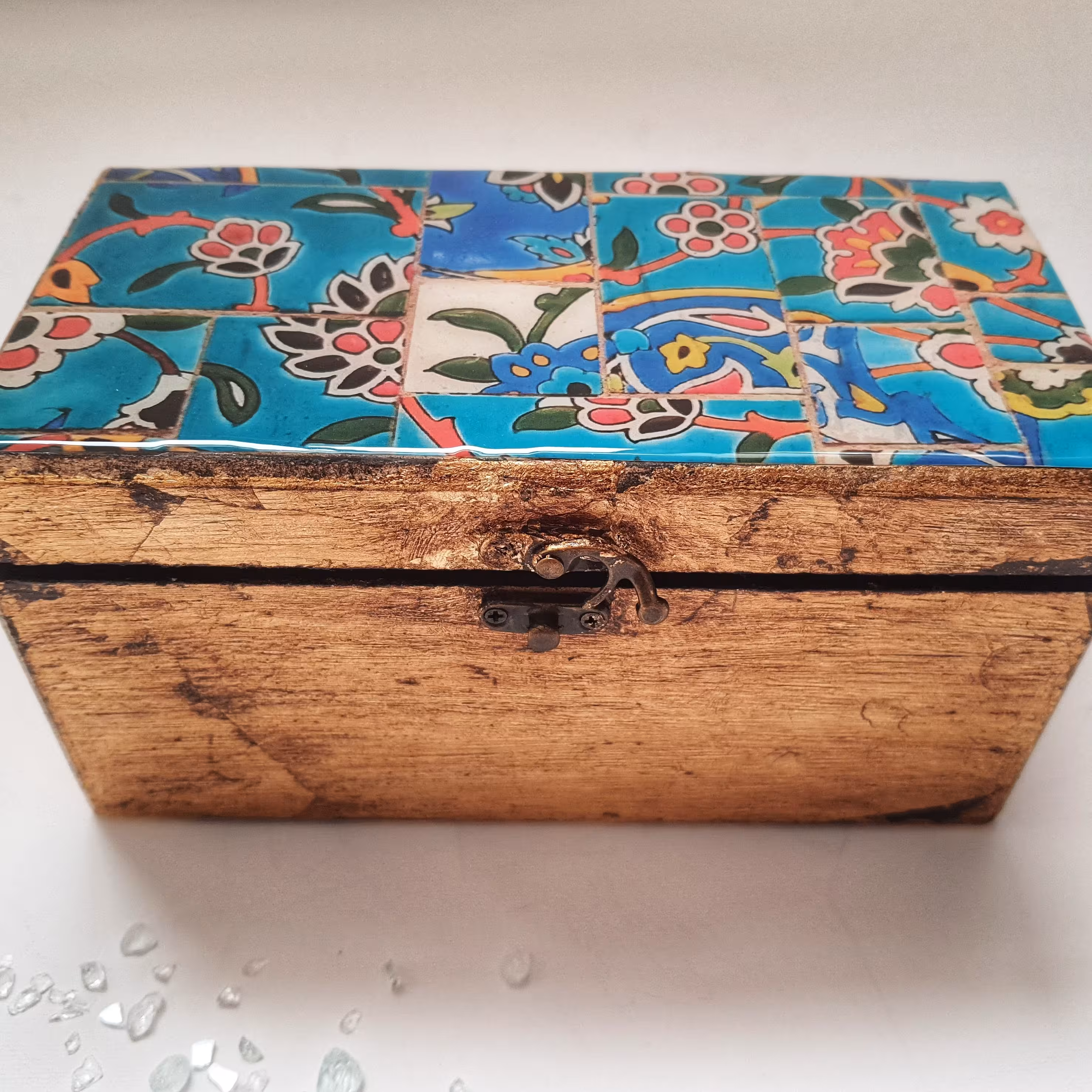 جعبه تی بگ آنتیک رزینی