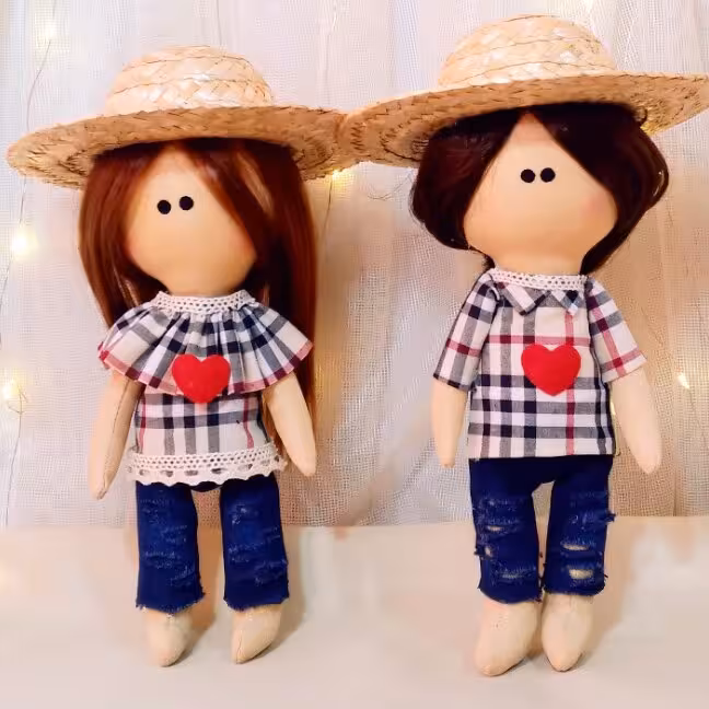 عروسک ست. کلاه حصیری