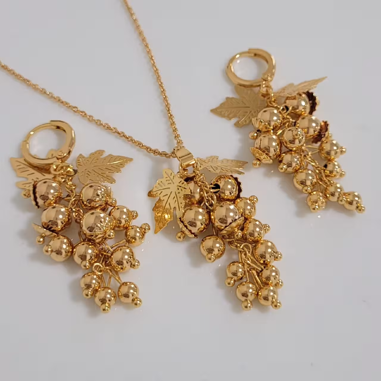 نیمست مدل انگوری شیک زنانه ،کپی طلا برند مطرحy,s,x💍