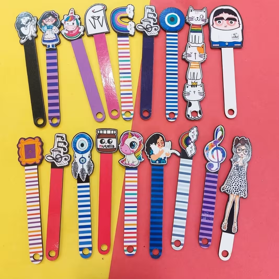 بوک مارک و نشانک کتاب چوبی در طرح و رنگ های متفاوت فانتزی