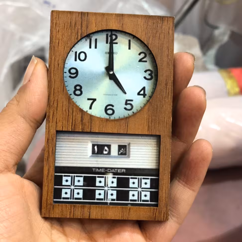 ساعت دیواری مینی خاطره انگیز، دکور یلدایی