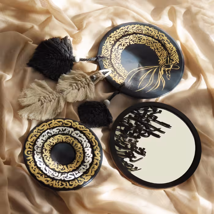 بشقاب و آینه دیوارکوب طرح سخن عشق کد 1090 مجموعه سه عددی