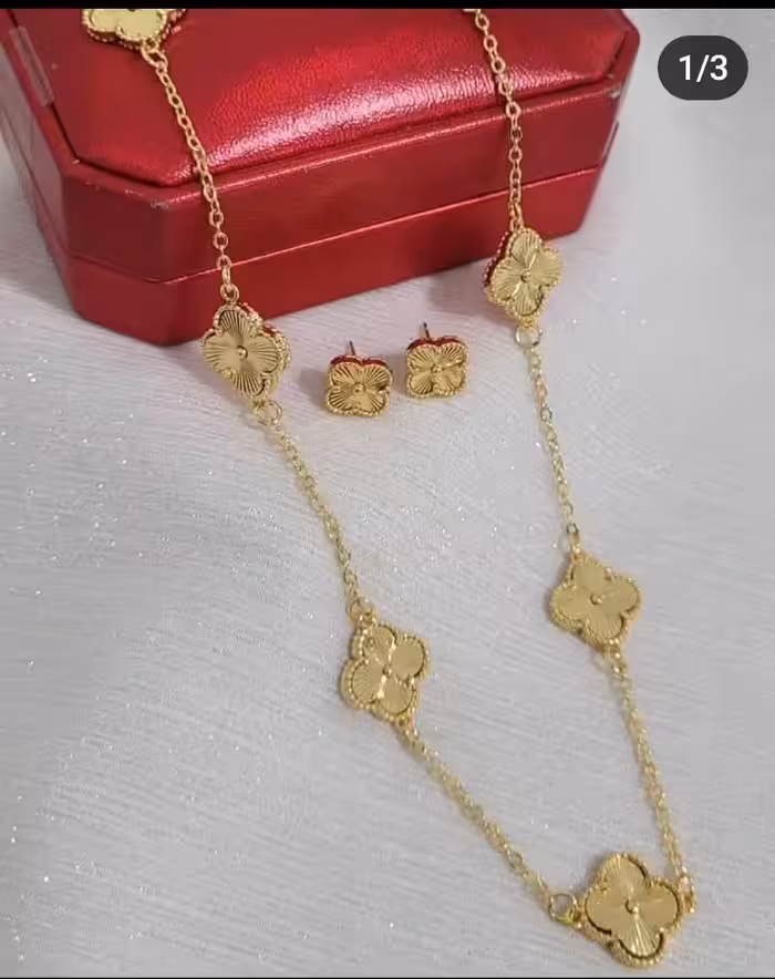 نیم ست ون کلیف دخترانه_زنانه،رنگ ثابت،بالای 3 سال دوام💍