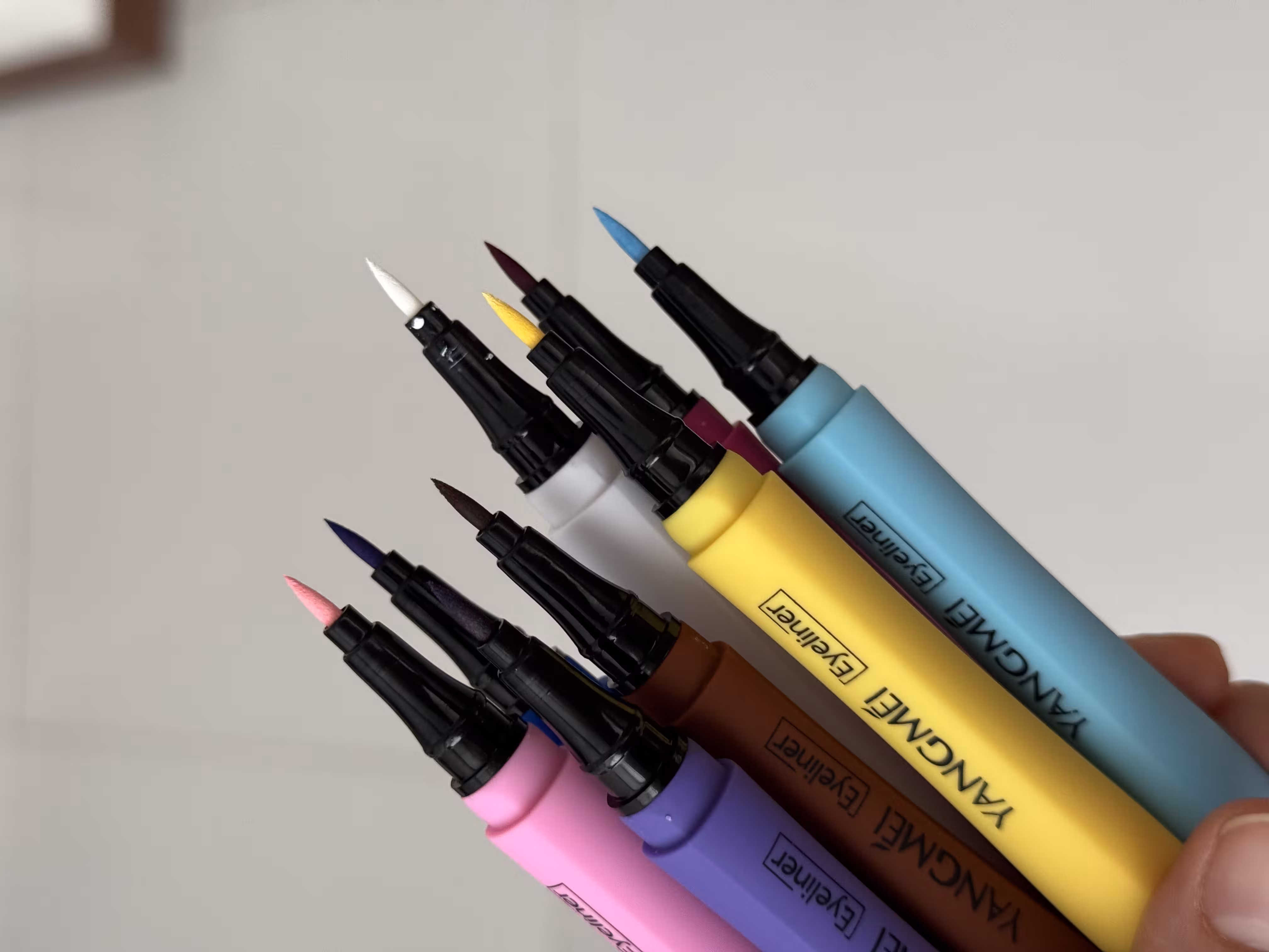 خط چشم رنگی ماژیکی یانگمی Yangmei