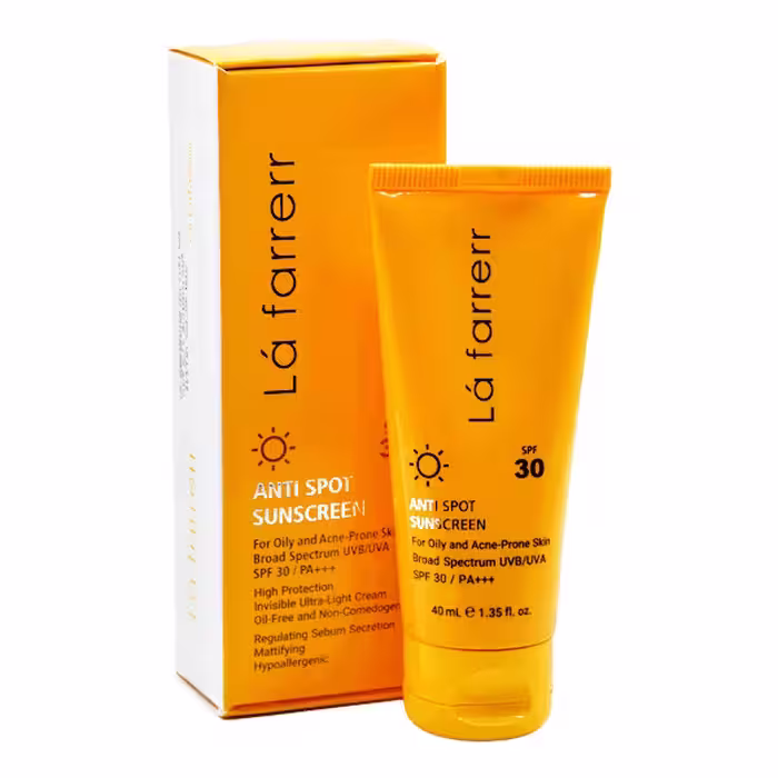کرم ضد آفتاب و ضد لک SPF30 بی رنگ لافارر مخصوص پوست چرب و مستعد آکنه