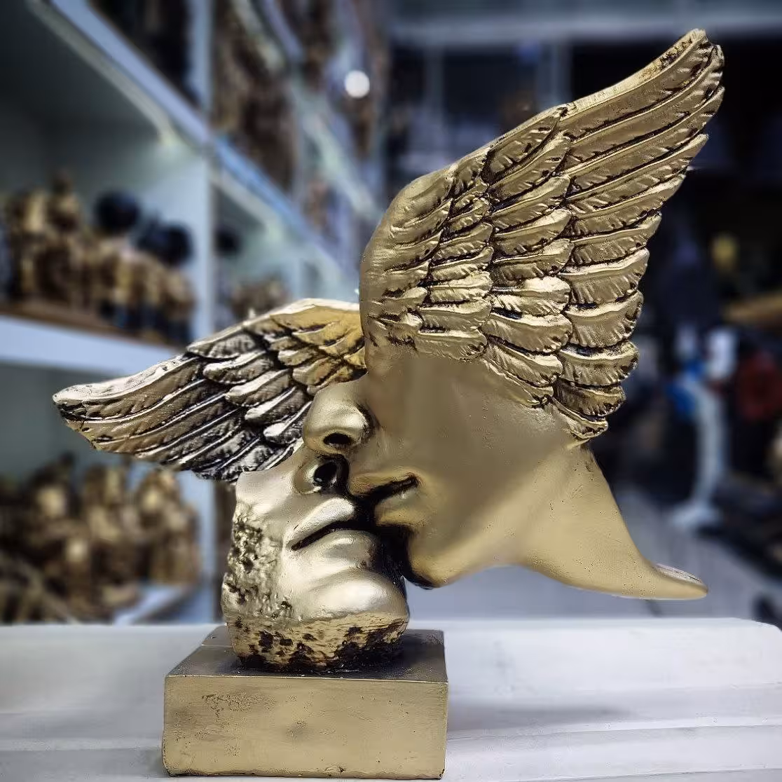 مجسمه دکوری رخ بوسه کلاسیک