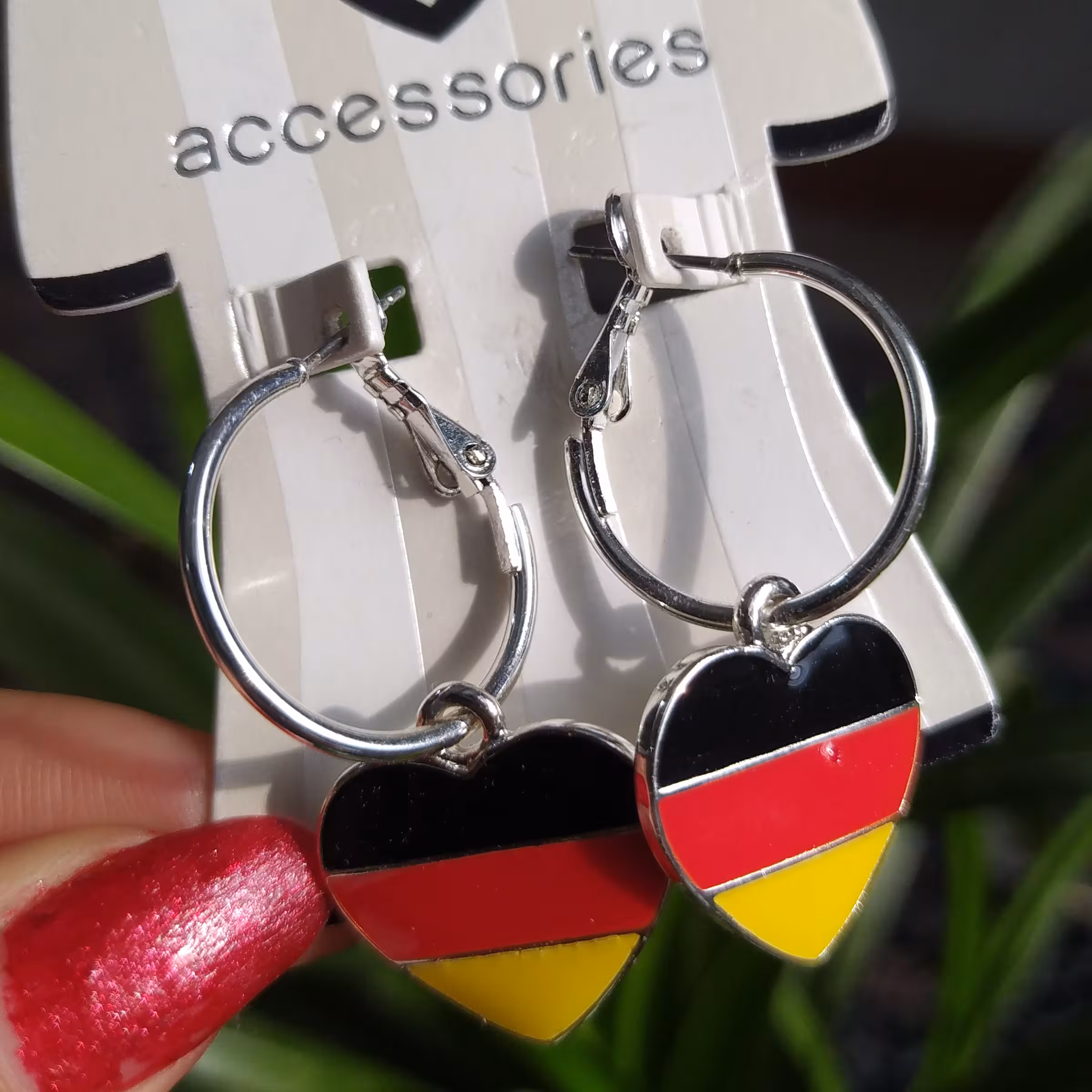 گوشواره دخترانه قلبی با طرح آلمانی بدون حساسیت برند وارداتیaccessories.کد39