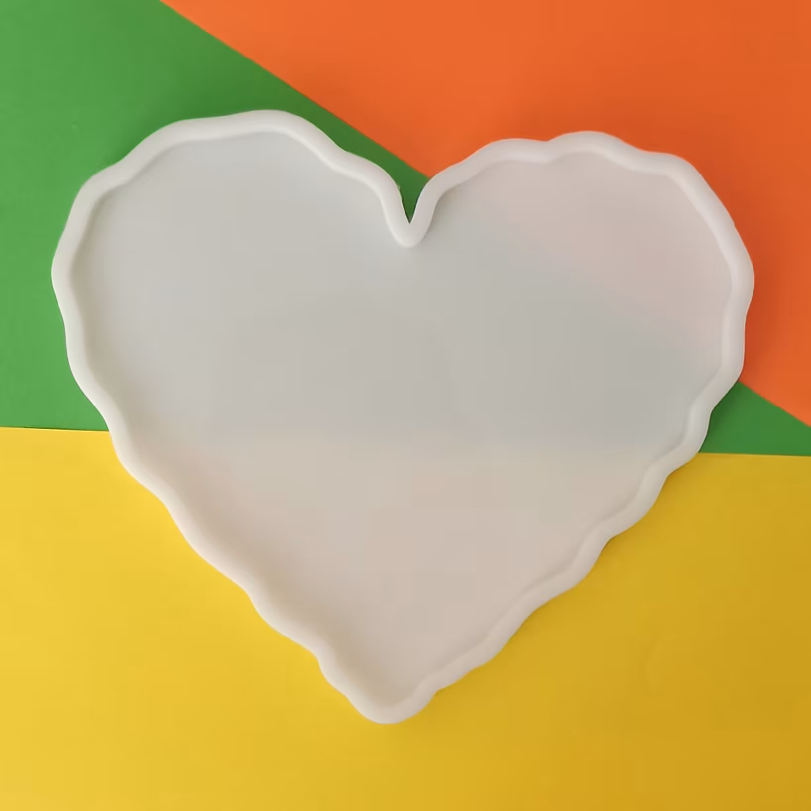 قالب رزین مدل زیر لیوانی طرح قلب کد ZH