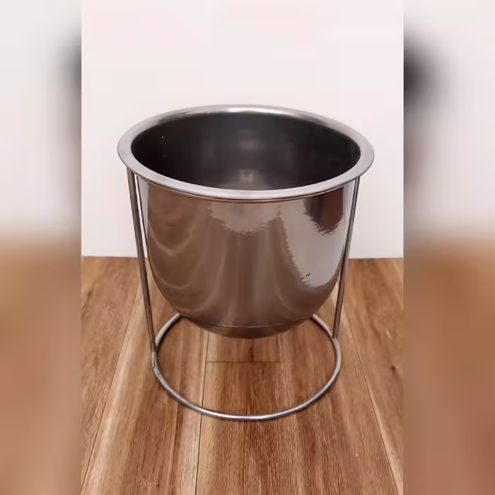 گلدان فلزی پایه دار  (قطر 12 سانتی متر) بسیار با کیفیت