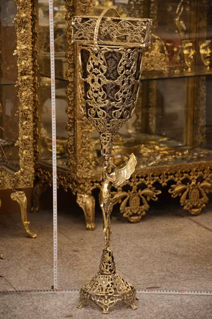 سطل و جادستمال برنزی پایه بلند فولیا