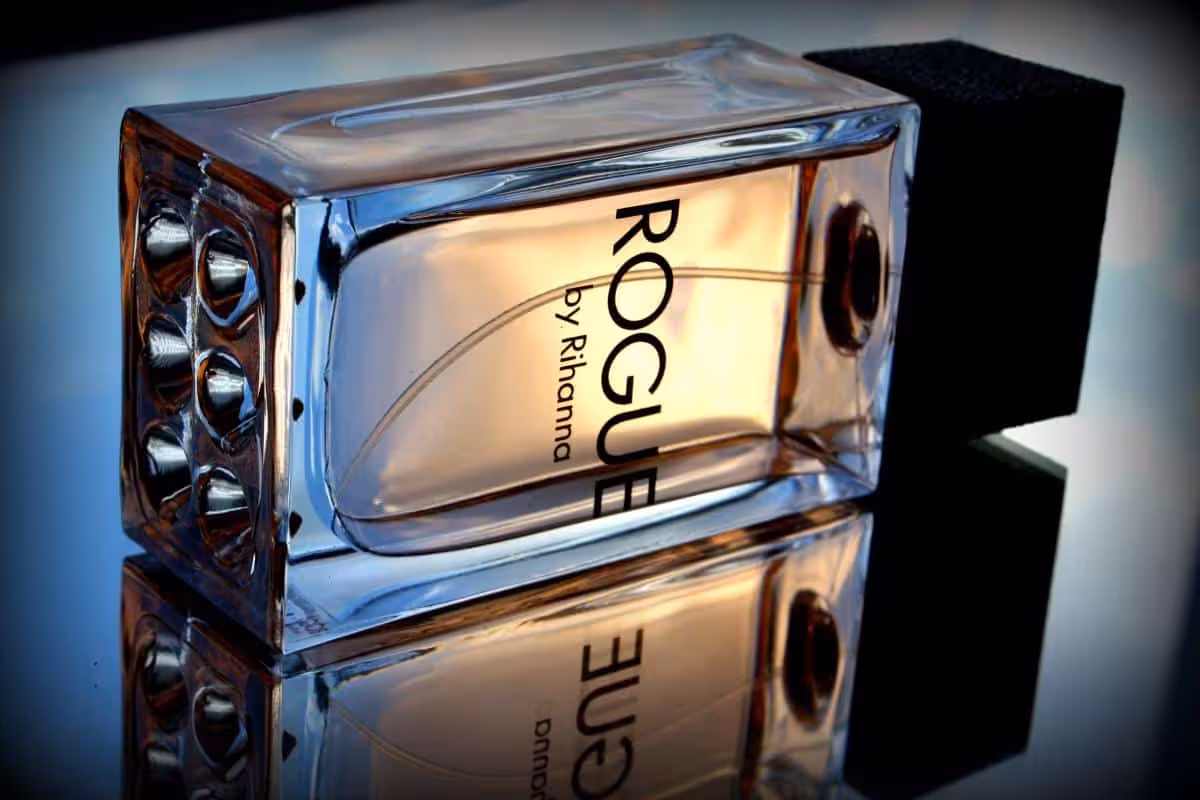 عطر ادکلن ریحانا روژ اصل | Rihanna Rogue 125ml