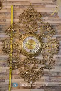 ساعت دیواری برنزی طرح گلابی