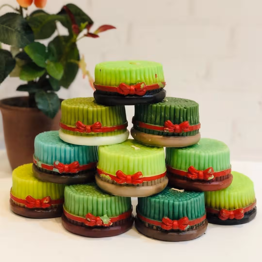 شمع فانتزی سبزه  در 4 رنگ و سایز متفاوت 