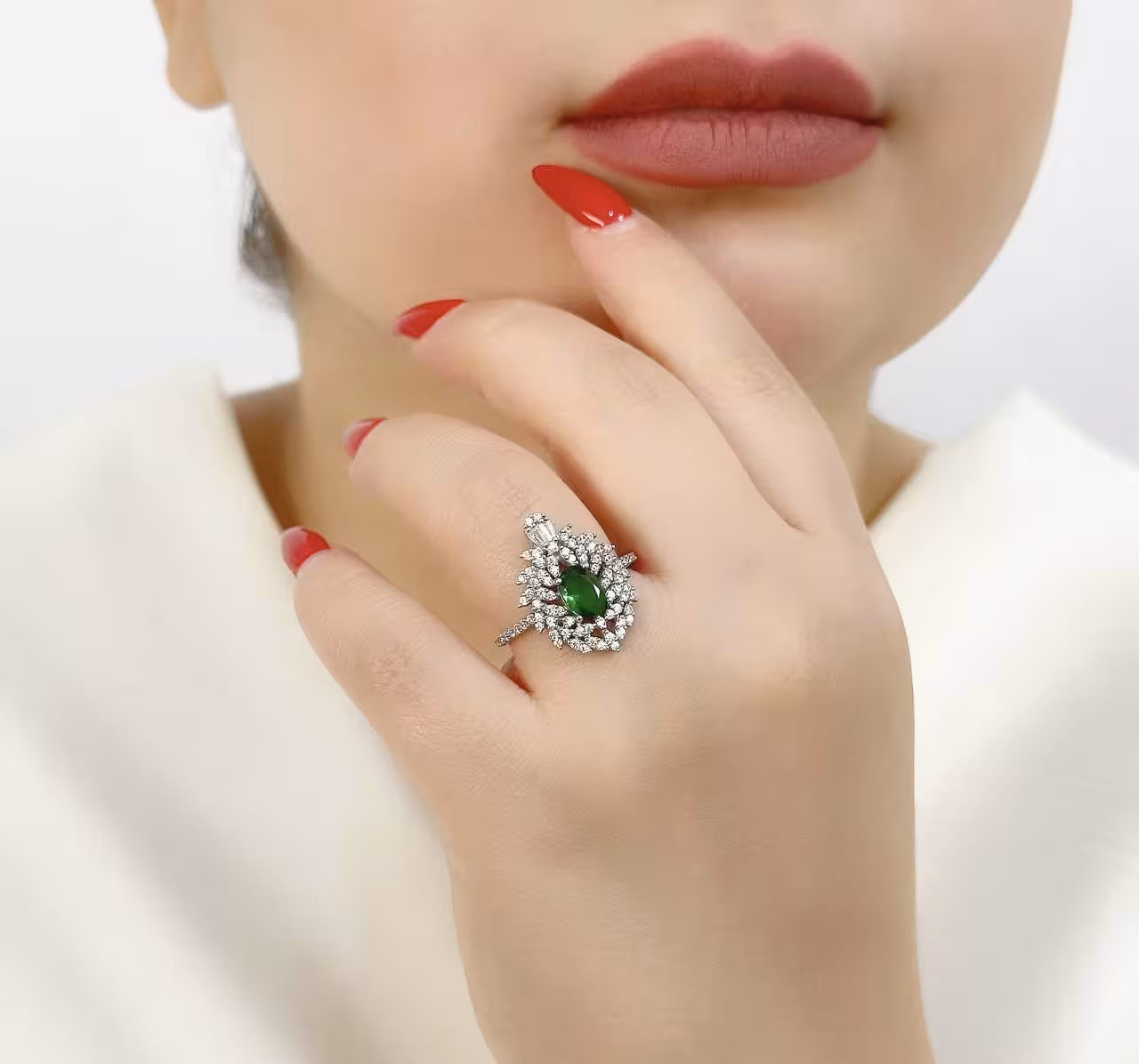 انگشتر زمرد جواهری نقره زنانه کد 11185