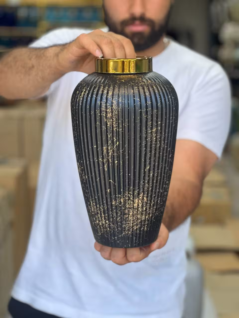 گلدان شیشه ای مشکی ماربل رگه دار  مدل بهار خط دار