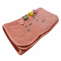 بریانت حوله 70*140 طرح چهار گل صورتی روشن بزرگ