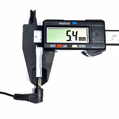 آداپتور 8 ولت 2.25 آمپر مدل V82