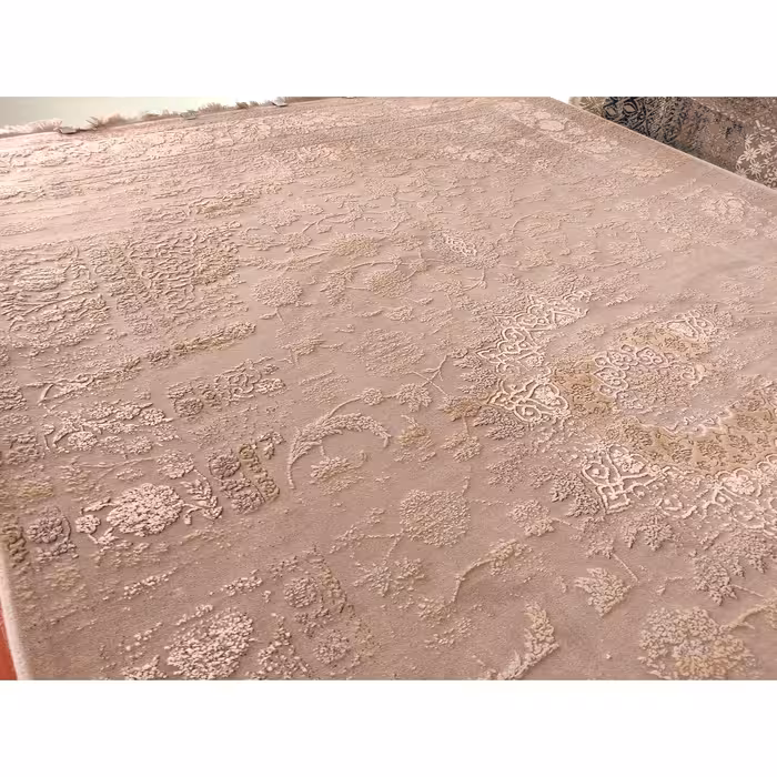  فرش ماشینی زمرد مشهد طرح کهنه نما مدل AN007 زمینه بژ 