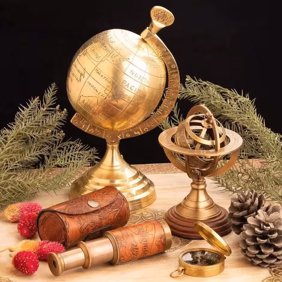 کره زمین دکوری قلم زنی برنجی محصول هندوستان بسیار خاص و منحصر به فرد مناسب برای دیزاین انواع باکس  میز tv 