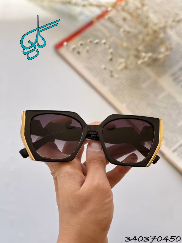 خرید عینک زنانه مشکی طلایی ولنتینو VALENTINO دارای استاندارد UV400 فرم کائوچو همره کاور و دستمال کد 2415339 - ردگل