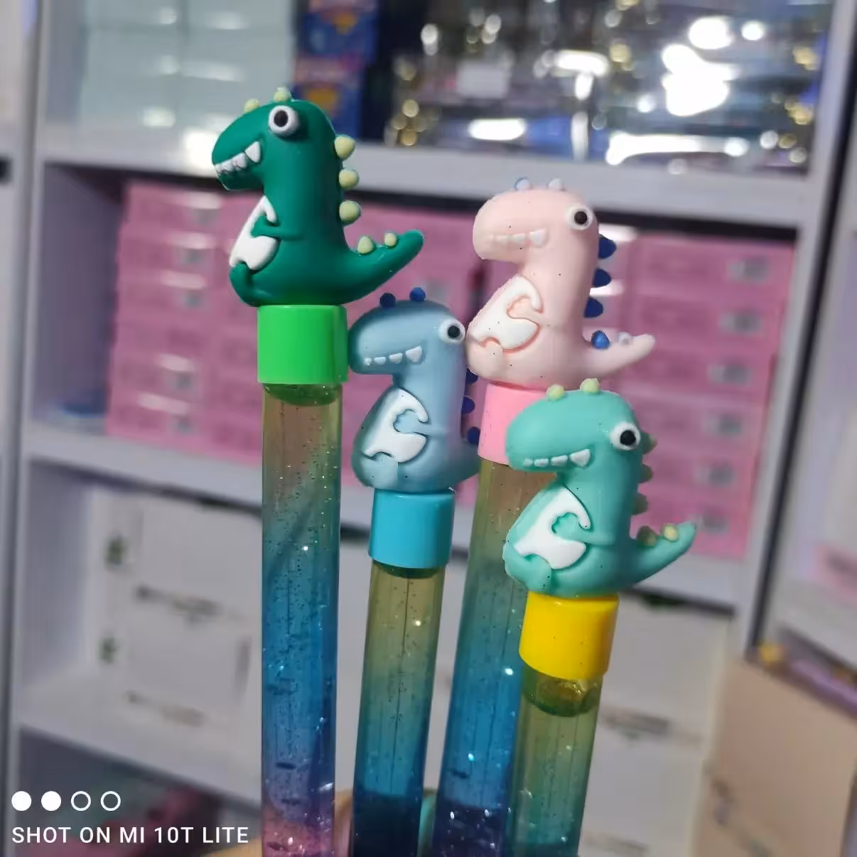 روان نویس آکواریومی دایناسور