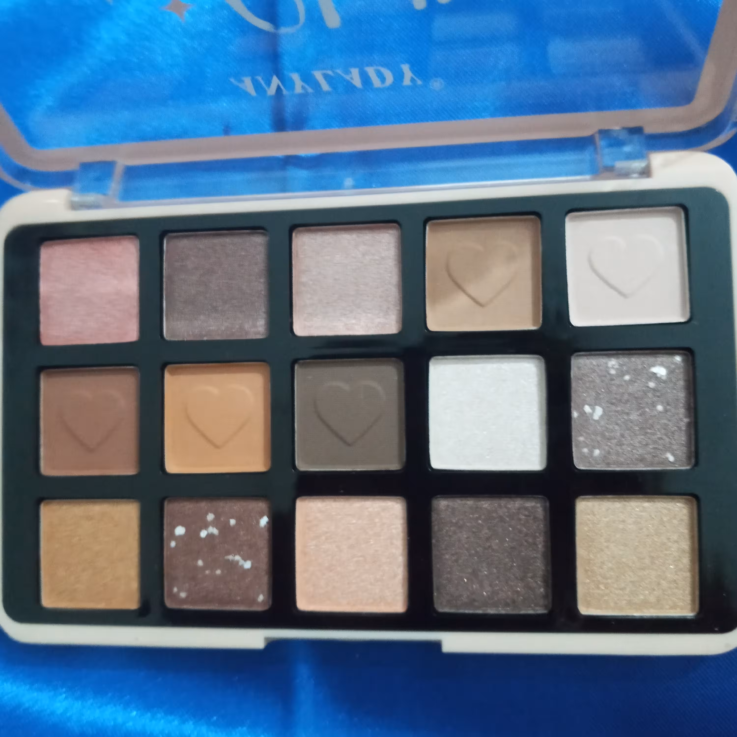 پالت سایه انی لیدی مدل قلب 