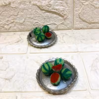 سینی هندوانه برش خورده یلدا