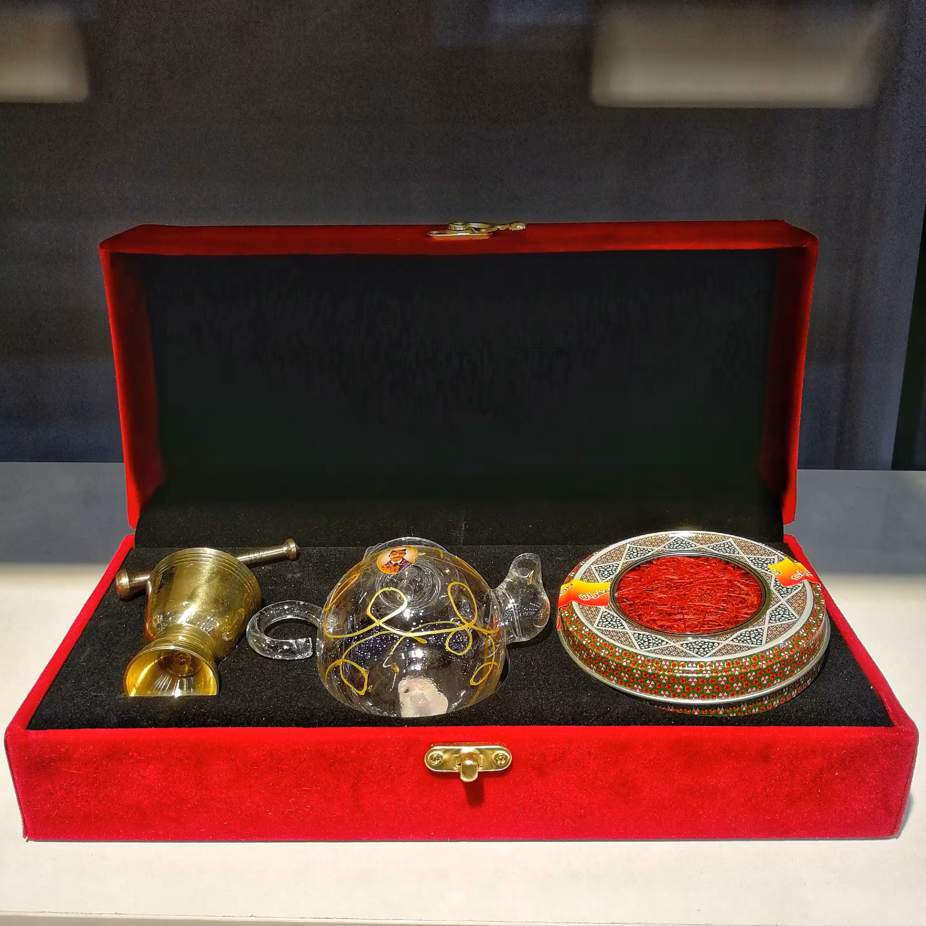 باکس زعفران سوپر نگین قائنات لاکچری (نیم مثقال) 