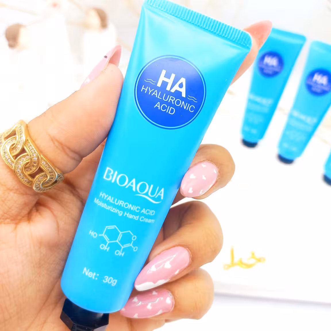 کرم های تیوپی دست بیوآکوا.عصاره برنج خام ویتامین هیالورونیک اسید گل رز