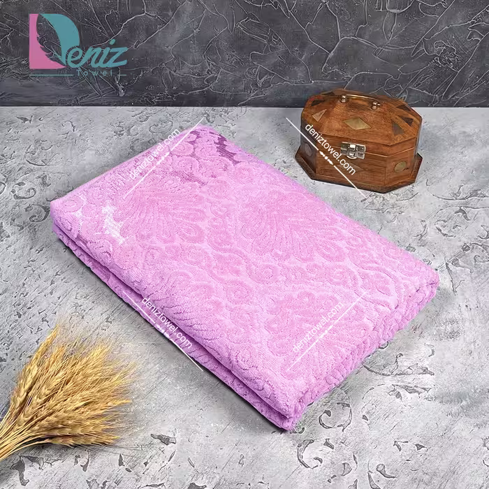 حوله حمامی طرح آکانتوس رنگ یاسی
