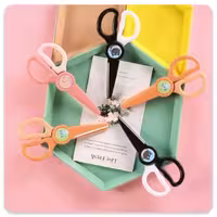 قیچی پلاستیکی دالبری(مدل رندوم)