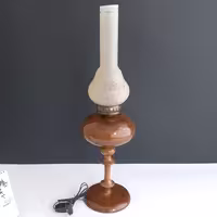 چراغ گردسوز پایه بلند چوبی