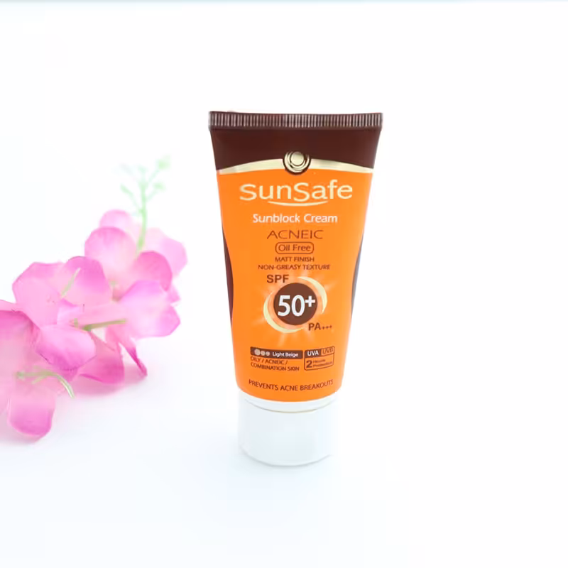 کرم ضدآفتاب فاقد چربی کرم پودری spf50 سان سیف 90315